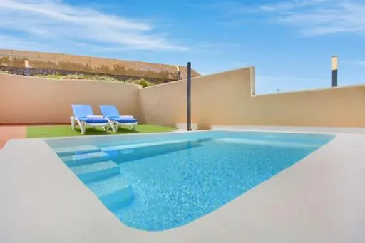 Finca Los Corcos Con Piscina By Paramount Holidays サンタクルスデテネリフェ 0*,  スペイン