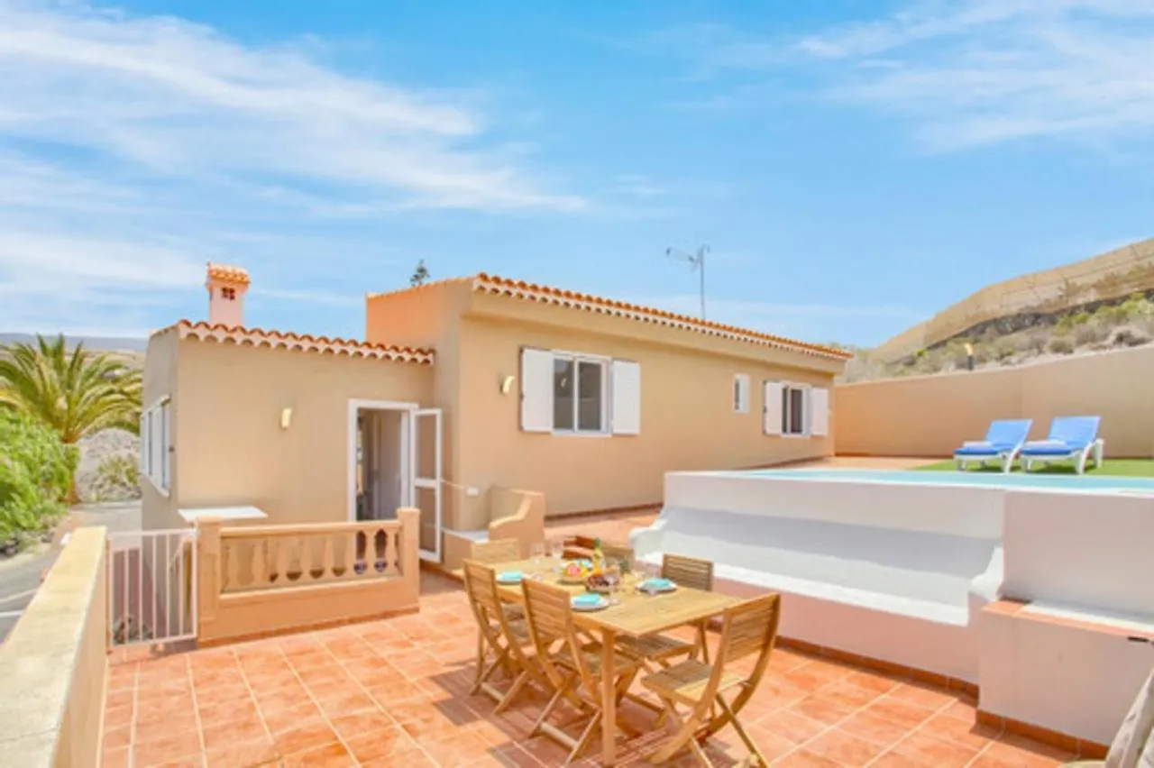 Finca Los Corcos Con Piscina By Paramount Holidays サンタクルスデテネリフェ 0*,
