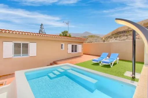 Finca Los Corcos Con Piscina By Paramount Holidays サンタクルスデテネリフェ アパート